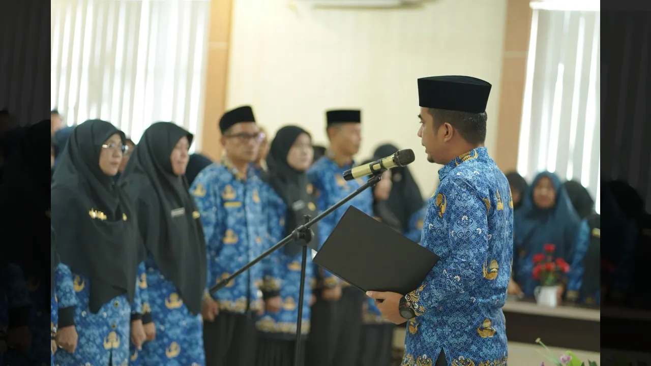 Walikota Ramadhani lantik 13 kepala SD di Kota Solok